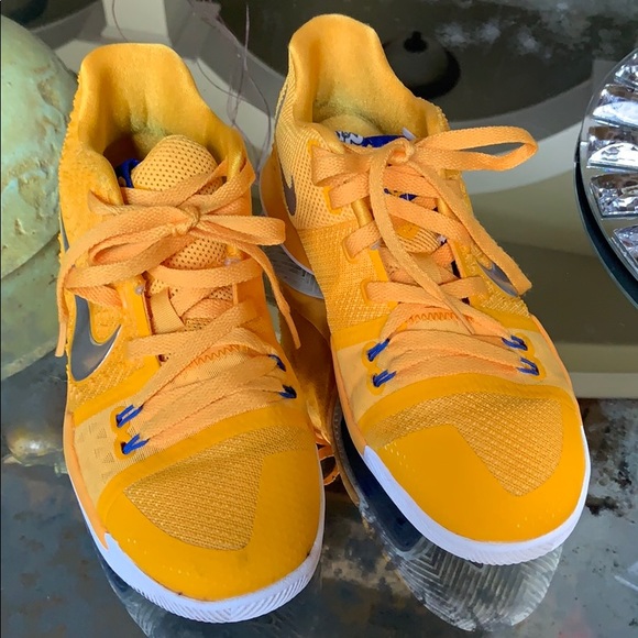 kyrie irving yellow sneakers
